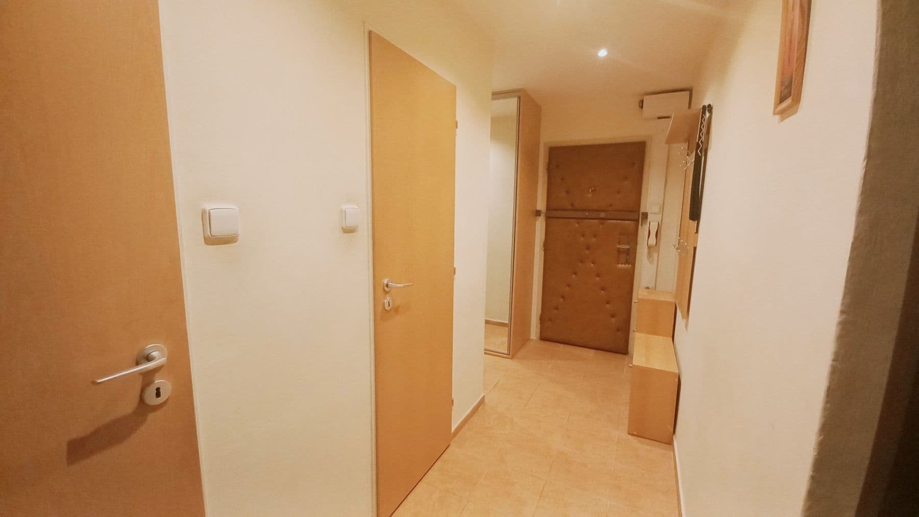 Prenájom bytu 3-izbový 72 m², Ke Strašnické, Praha, Praha Prenájom bytu 3-izbový 72 m², Ke Strašnické, Praha, Praha