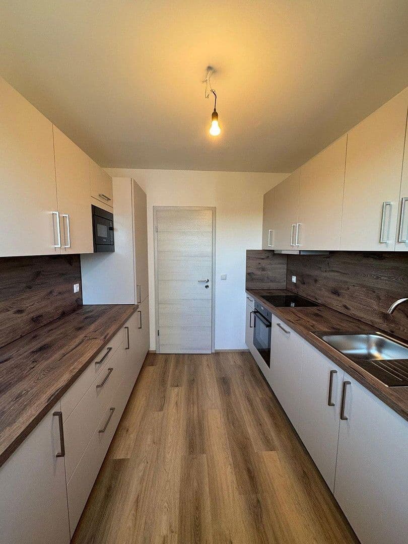 Prenájom bytu 3-izbový 78 m², Regensburg, Bavorsko Prenájom bytu 3-izbový 78 m², Regensburg, Bavorsko