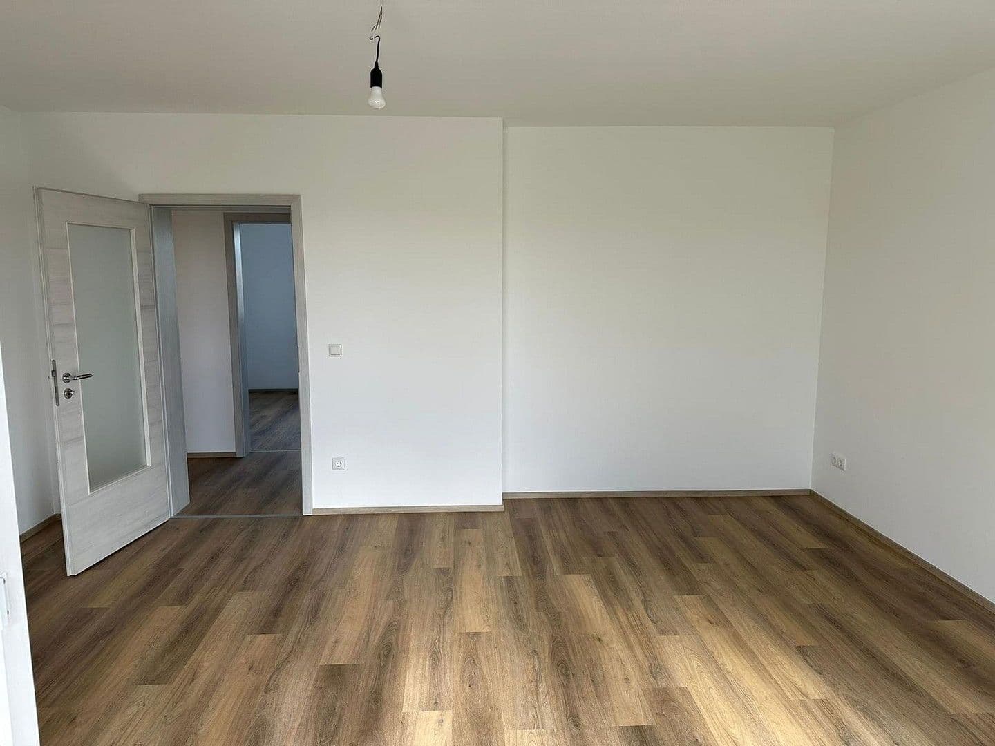 Prenájom bytu 3-izbový 78 m², Regensburg, Bavorsko Prenájom bytu 3-izbový 78 m², Regensburg, Bavorsko
