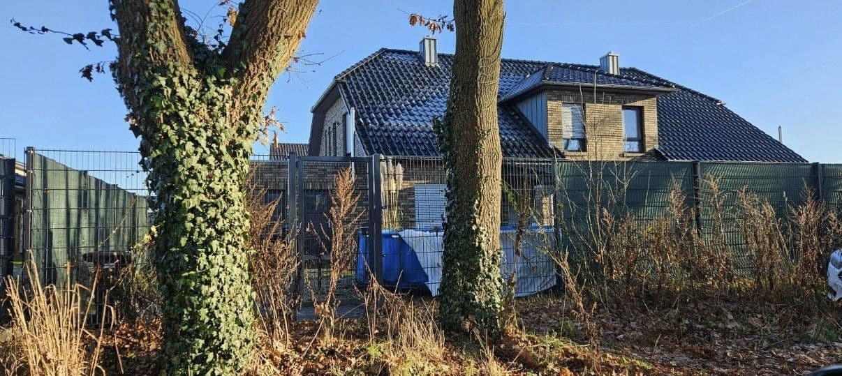 Prenájom domu 165 m², pozemek 418 m², Am Osterbruch 28 a, Hammah, Dolné Sasko Prenájom domu 165 m², pozemek 418 m², Am Osterbruch 28 a, Hammah, Dolné Sasko