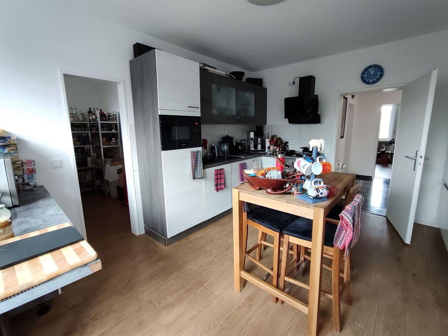 Prenájom bytu 5-izbový 250 m², Bergisch Gladbach, Severné Porýnie - Westfálsko Prenájom bytu 5-izbový 250 m², Bergisch Gladbach, Severné Porýnie - Westfálsko