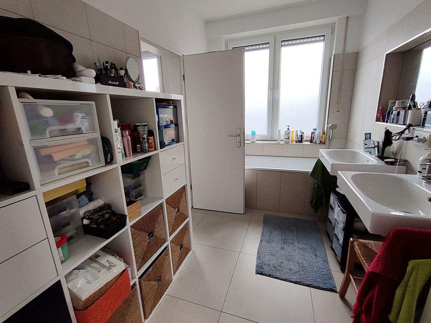 Prenájom bytu 5-izbový 250 m², Bergisch Gladbach, Severné Porýnie - Westfálsko Prenájom bytu 5-izbový 250 m², Bergisch Gladbach, Severné Porýnie - Westfálsko