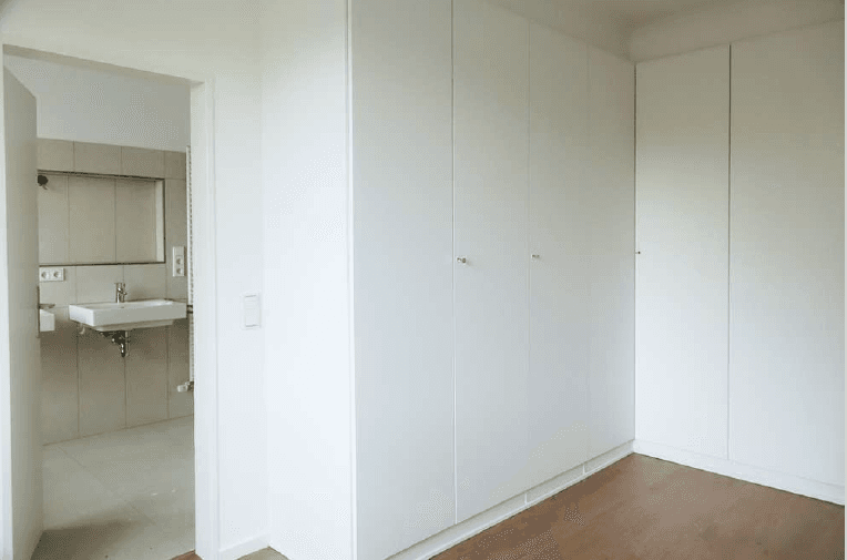 Prenájom bytu 5-izbový 250 m², Bergisch Gladbach, Severné Porýnie - Westfálsko Prenájom bytu 5-izbový 250 m², Bergisch Gladbach, Severné Porýnie - Westfálsko