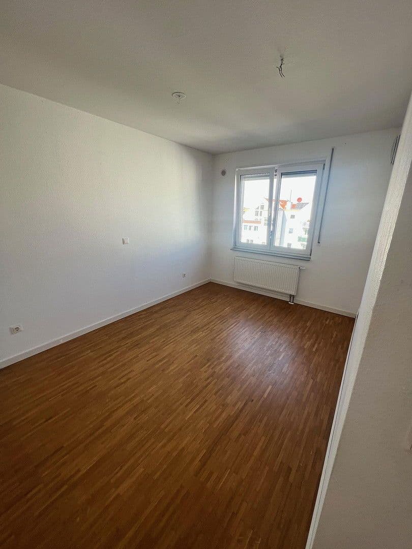 Prenájom bytu 4-izbový 114 m², Felix-Wankel-Str 5, Heidelberg, Bádensko-Wurttembersko Prenájom bytu 4-izbový 114 m², Felix-Wankel-Str 5, Heidelberg, Bádensko-Wurttembersko