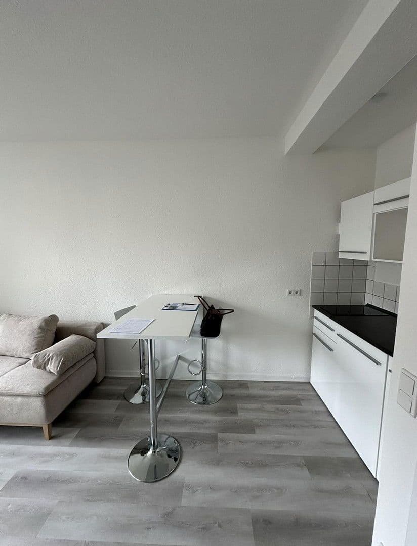 Prenájom bytu 1-izbový 27 m², Aderstraße 61, Düsseldorf, Severné Porýnie - Westfálsko Prenájom bytu 1-izbový 27 m², Aderstraße 61, Düsseldorf, Severné Porýnie - Westfálsko