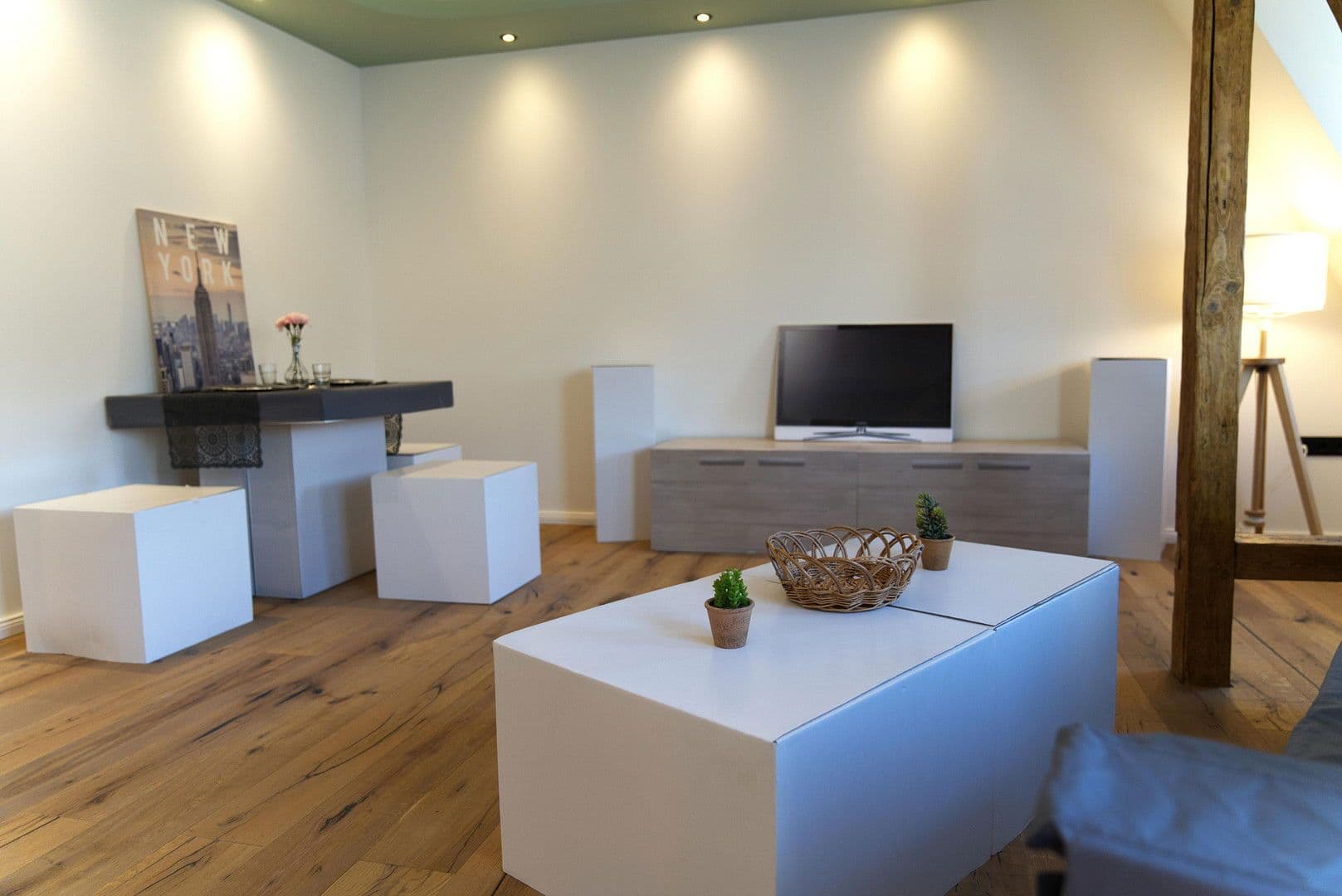 Prenájom bytu 3-izbový 82 m², Barbarossastraße 86, Chemnitz, Sasko Prenájom bytu 3-izbový 82 m², Barbarossastraße 86, Chemnitz, Sasko