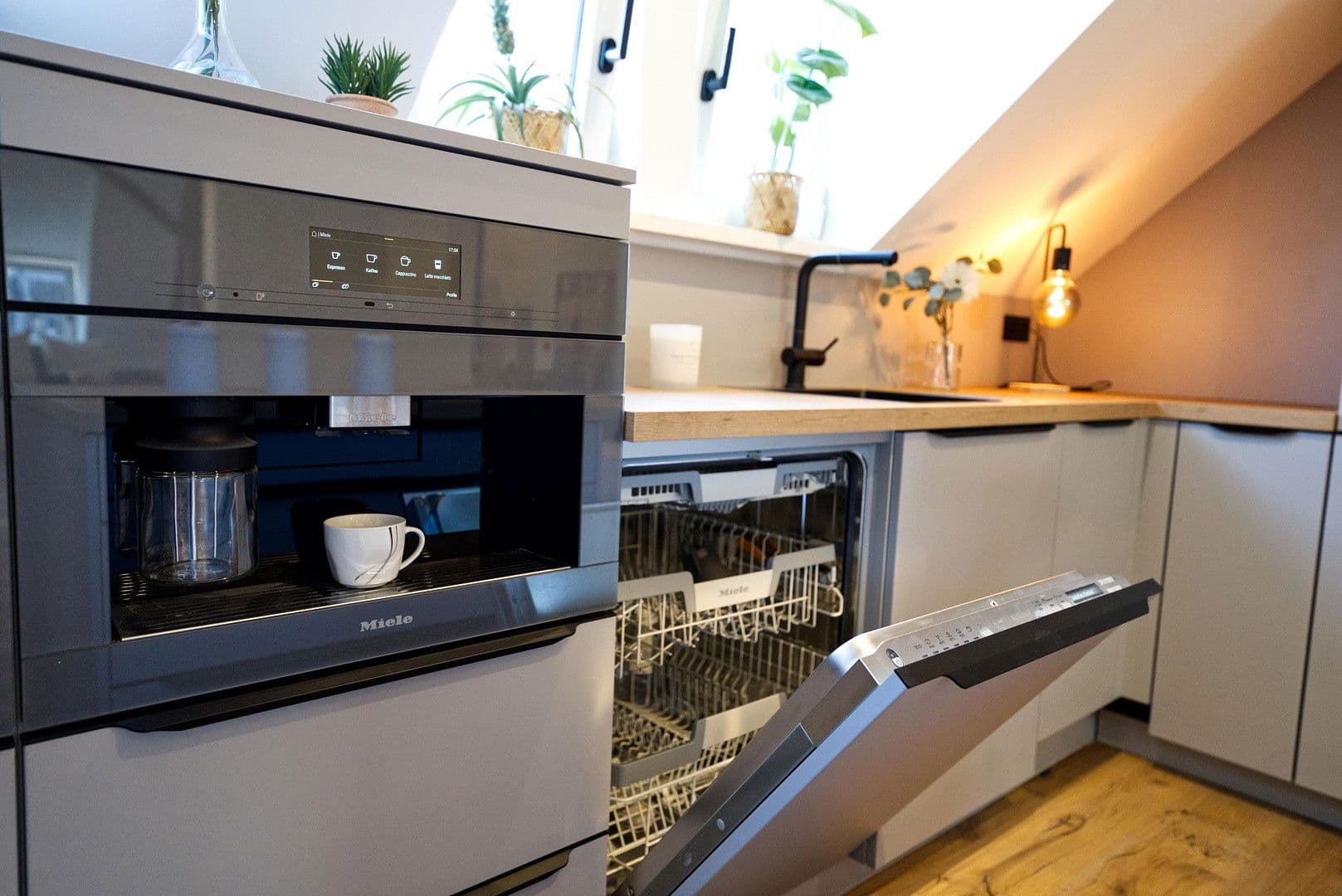 Prenájom bytu 3-izbový 82 m², Barbarossastraße 86, Chemnitz, Sasko Prenájom bytu 3-izbový 82 m², Barbarossastraße 86, Chemnitz, Sasko