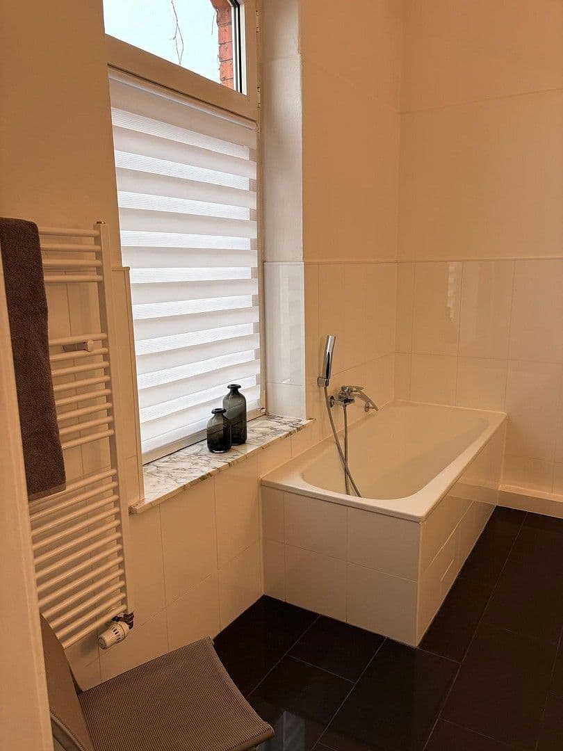 Prenájom bytu 4-izbový 120 m², Rudolfstr. 7, Braunschweig, Dolné Sasko Prenájom bytu 4-izbový 120 m², Rudolfstr. 7, Braunschweig, Dolné Sasko