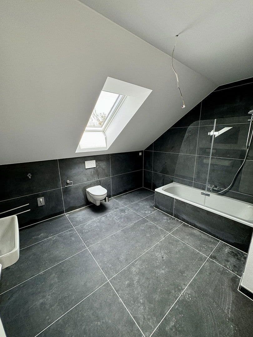 Prenájom bytu 4-izbový 82 m², Hermann-Geib-Straße 71, Regensburg, Bavorsko Prenájom bytu 4-izbový 82 m², Hermann-Geib-Straße 71, Regensburg, Bavorsko