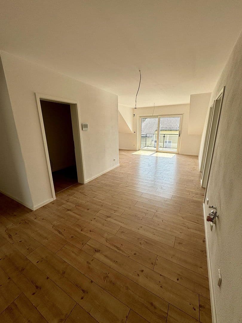 Prenájom bytu 4-izbový 82 m², Hermann-Geib-Straße 71, Regensburg, Bavorsko Prenájom bytu 4-izbový 82 m², Hermann-Geib-Straße 71, Regensburg, Bavorsko