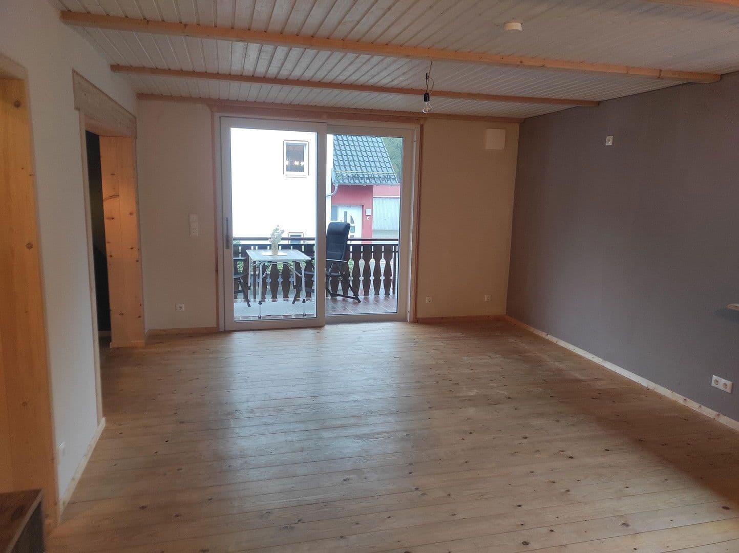 Predaj domu 232 m², pozemek 473 m², Poppenhausen (Wasserkuppe), Hesensko Predaj domu 232 m², pozemek 473 m², Poppenhausen (Wasserkuppe), Hesensko