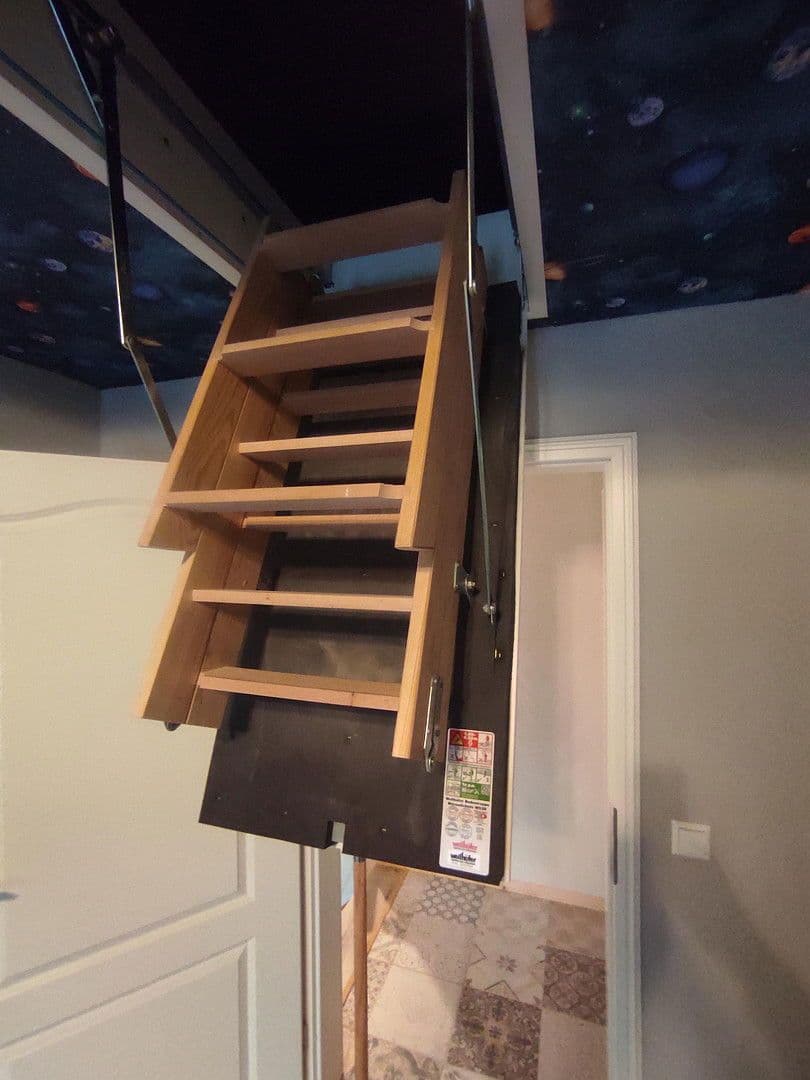 Predaj domu 232 m², pozemek 473 m², Poppenhausen (Wasserkuppe), Hesensko Predaj domu 232 m², pozemek 473 m², Poppenhausen (Wasserkuppe), Hesensko