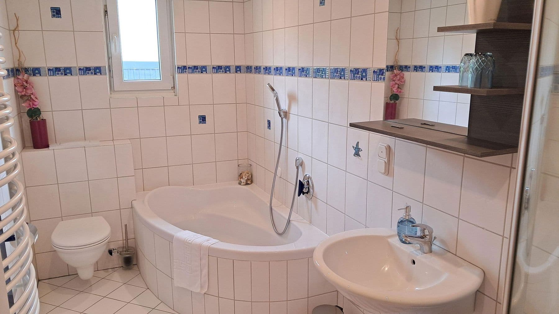 Predaj domu 232 m², pozemek 473 m², Poppenhausen (Wasserkuppe), Hesensko Predaj domu 232 m², pozemek 473 m², Poppenhausen (Wasserkuppe), Hesensko