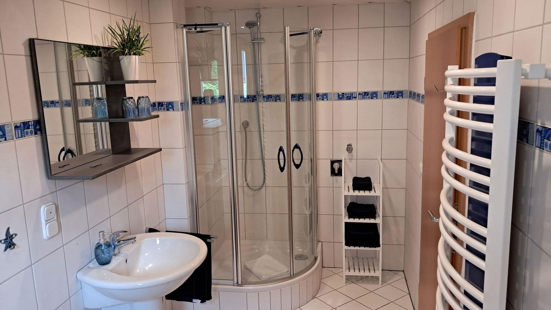 Predaj domu 232 m², pozemek 473 m², Poppenhausen (Wasserkuppe), Hesensko Predaj domu 232 m², pozemek 473 m², Poppenhausen (Wasserkuppe), Hesensko