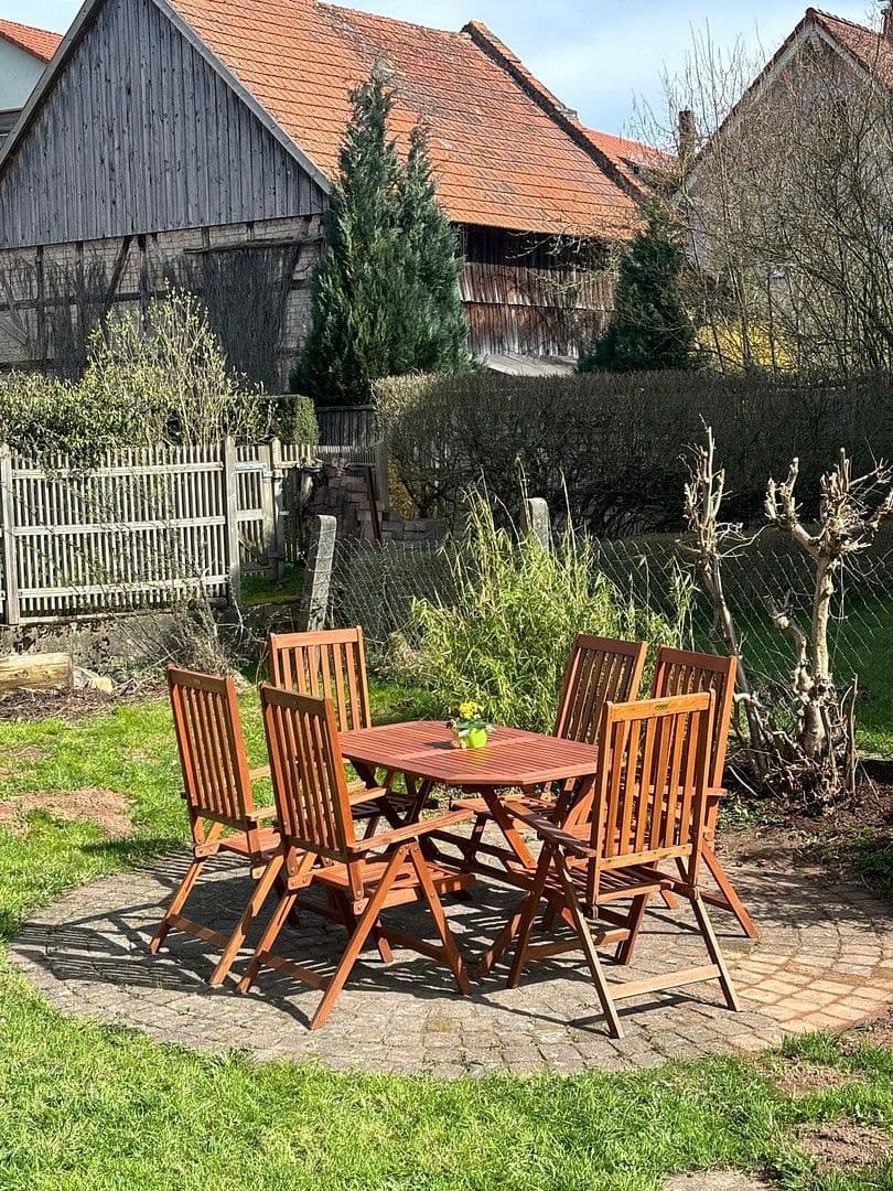 Predaj domu 232 m², pozemek 473 m², Poppenhausen (Wasserkuppe), Hesensko Predaj domu 232 m², pozemek 473 m², Poppenhausen (Wasserkuppe), Hesensko