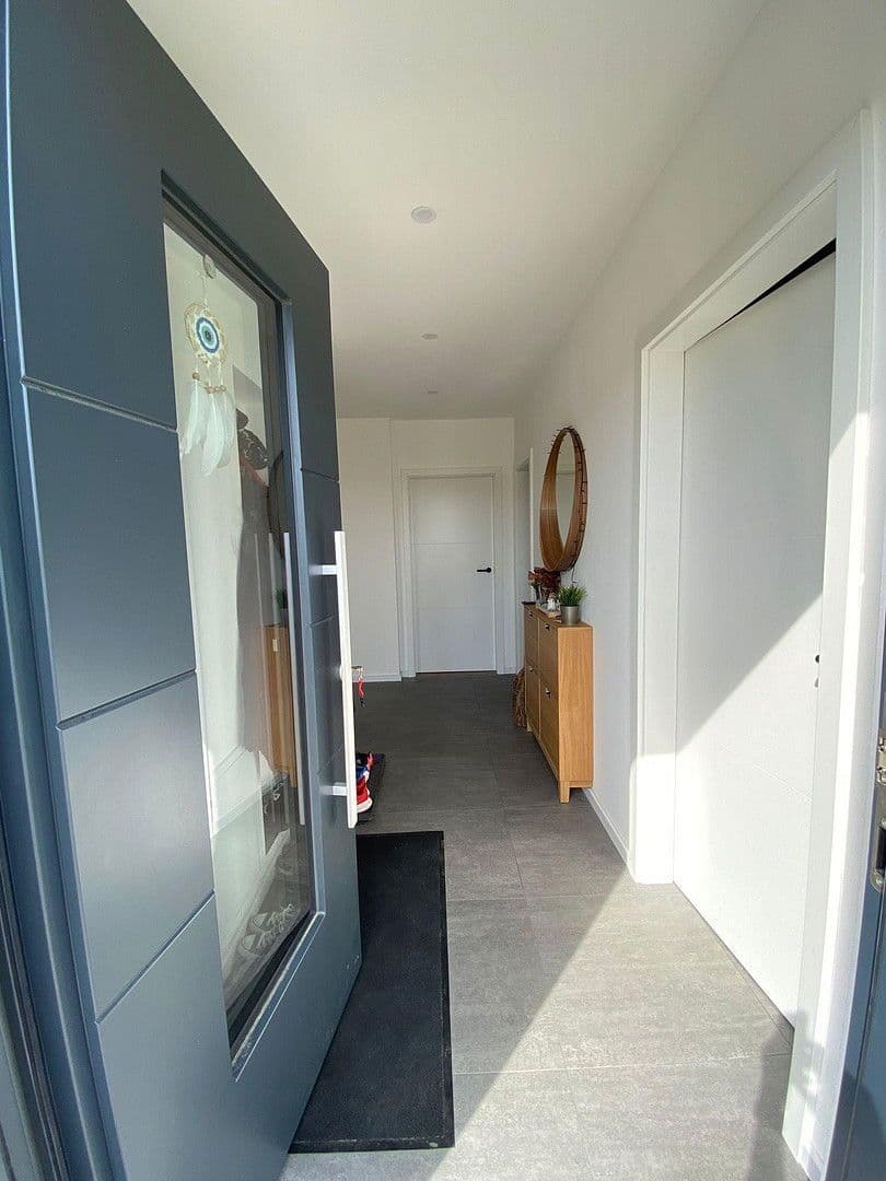 Predaj domu 170 m², pozemek 748 m², Zum Baumfeld 5, Pommersfelden, Bavorsko Predaj domu 170 m², pozemek 748 m², Zum Baumfeld 5, Pommersfelden, Bavorsko