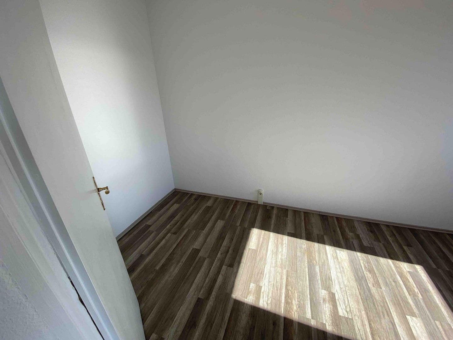 Prenájom bytu 4-izbový 71 m², Brunnenstraße 16, Bad Düben, Sasko Prenájom bytu 4-izbový 71 m², Brunnenstraße 16, Bad Düben, Sasko