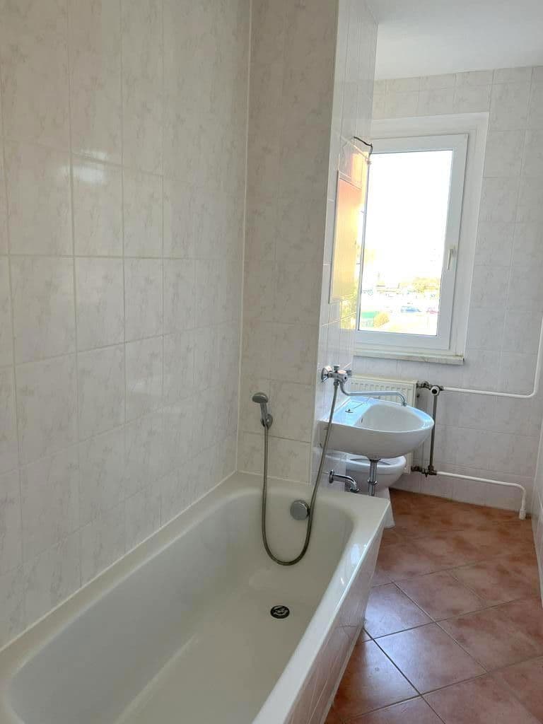 Prenájom bytu 4-izbový 71 m², Brunnenstraße 16, Bad Düben, Sasko Prenájom bytu 4-izbový 71 m², Brunnenstraße 16, Bad Düben, Sasko