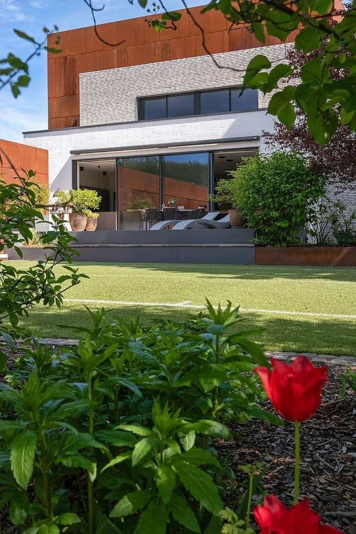 Prenájom domu 780 m², pozemek 2.584 m², Waldowstraße 3, Berlin, Berlín Prenájom domu 780 m², pozemek 2.584 m², Waldowstraße 3, Berlin, Berlín