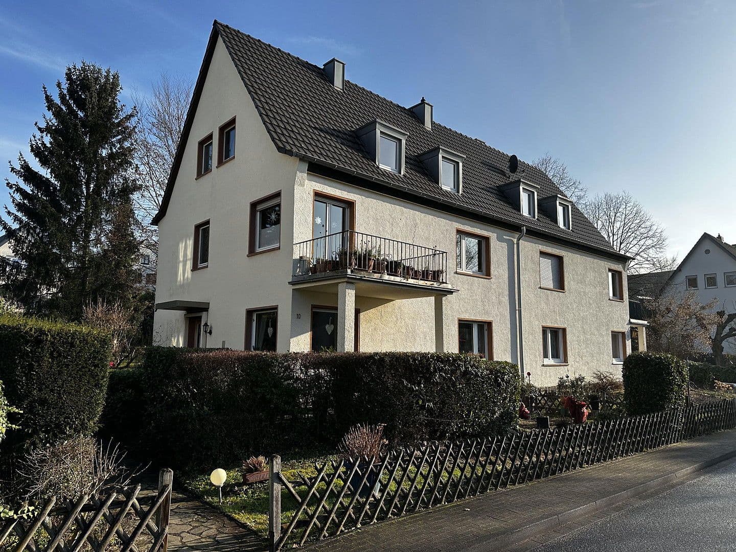 Predaj domu 141 m², pozemek 498 m², Am Feuerschlößchen 10, Bad Honnef, Severné Porýnie - Westfálsko Predaj domu 141 m², pozemek 498 m², Am Feuerschlößchen 10, Bad Honnef, Severné Porýnie - Westfálsko