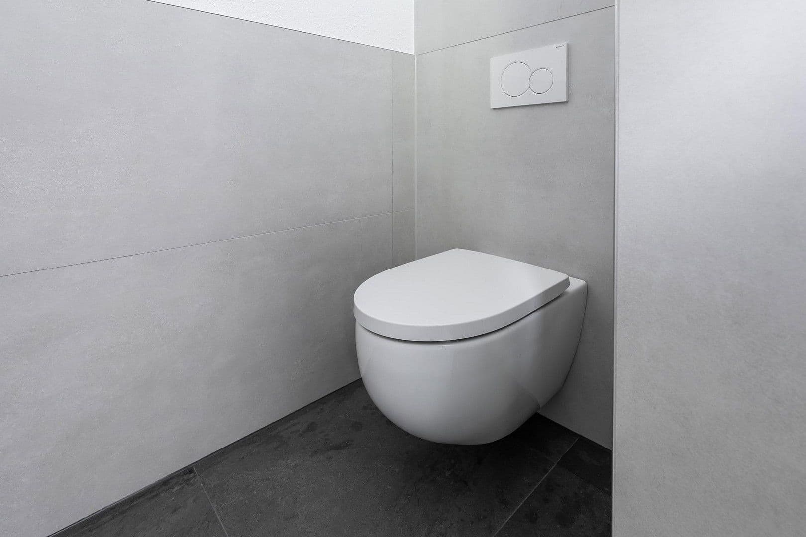 Prenájom bytu 4-izbový 110 m², Sulzbachstr. 50, Oberndorf am Neckar, Bádensko-Wurttembersko Prenájom bytu 4-izbový 110 m², Sulzbachstr. 50, Oberndorf am Neckar, Bádensko-Wurttembersko