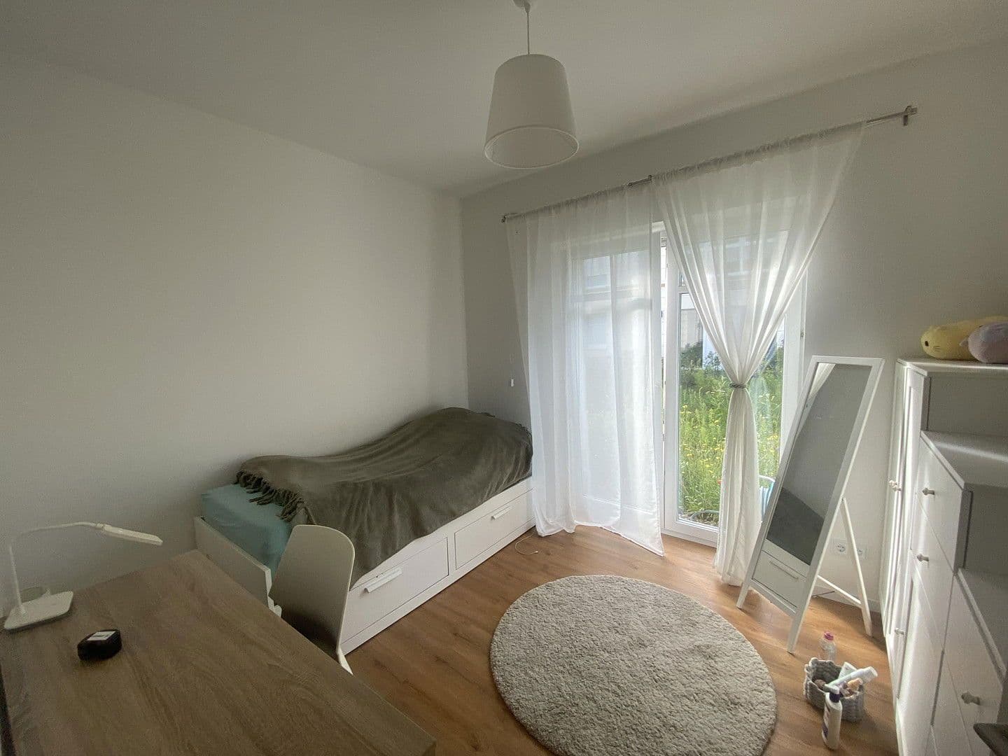 Prenájom bytu 4-izbový 96 m², Carl-Adam-Petri-Straße, Potsdam, Brandenbursko Prenájom bytu 4-izbový 96 m², Carl-Adam-Petri-Straße, Potsdam, Brandenbursko