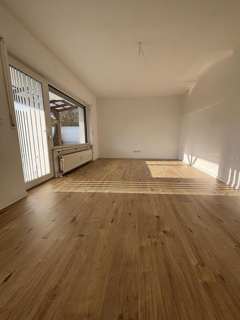 Prenájom bytu 3-izbový 82 m², Treschklinger Str. 57, Bad Rappenau, Bádensko-Wurttembersko Prenájom bytu 3-izbový 82 m², Treschklinger Str. 57, Bad Rappenau, Bádensko-Wurttembersko