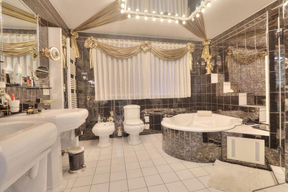 Predaj domu 332 m², pozemek 637 m², Untergruppenbach, Bádensko-Wurttembersko Predaj domu 332 m², pozemek 637 m², Untergruppenbach, Bádensko-Wurttembersko