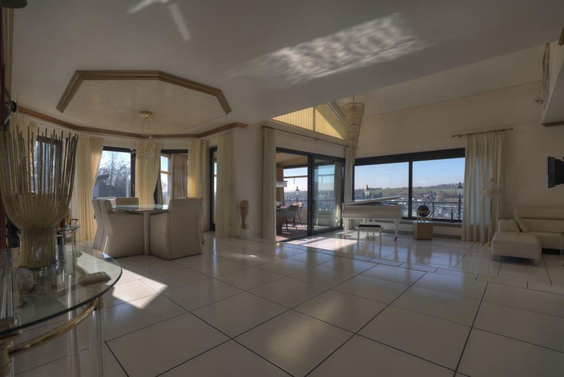 Predaj domu 332 m², pozemek 637 m², Untergruppenbach, Bádensko-Wurttembersko Predaj domu 332 m², pozemek 637 m², Untergruppenbach, Bádensko-Wurttembersko