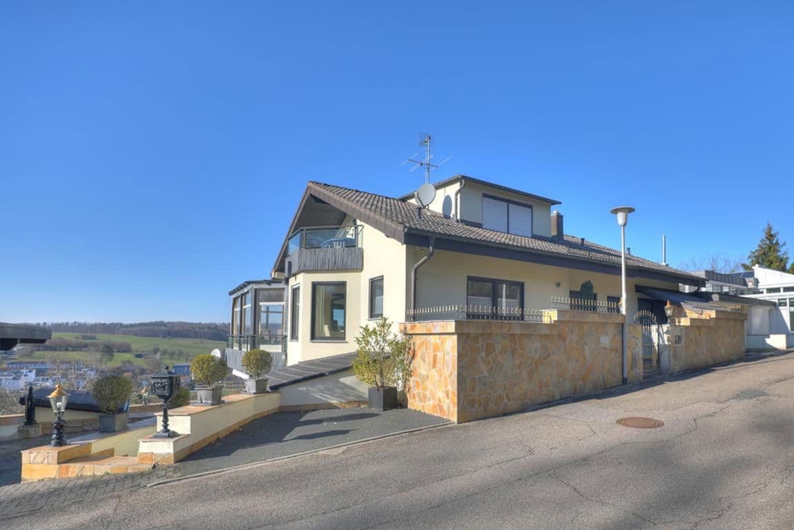 Predaj domu 332 m², pozemek 637 m², Untergruppenbach, Bádensko-Wurttembersko Predaj domu 332 m², pozemek 637 m², Untergruppenbach, Bádensko-Wurttembersko