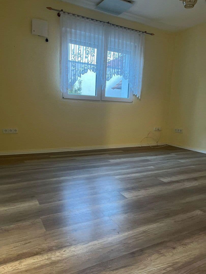 Predaj domu 119 m², pozemek 920 m², Kirchhain, Hesensko Predaj domu 119 m², pozemek 920 m², Kirchhain, Hesensko