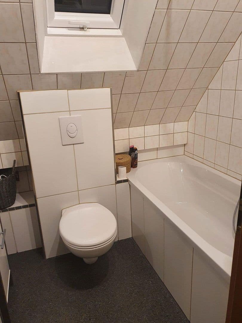 Predaj domu 119 m², pozemek 920 m², Kirchhain, Hesensko Predaj domu 119 m², pozemek 920 m², Kirchhain, Hesensko