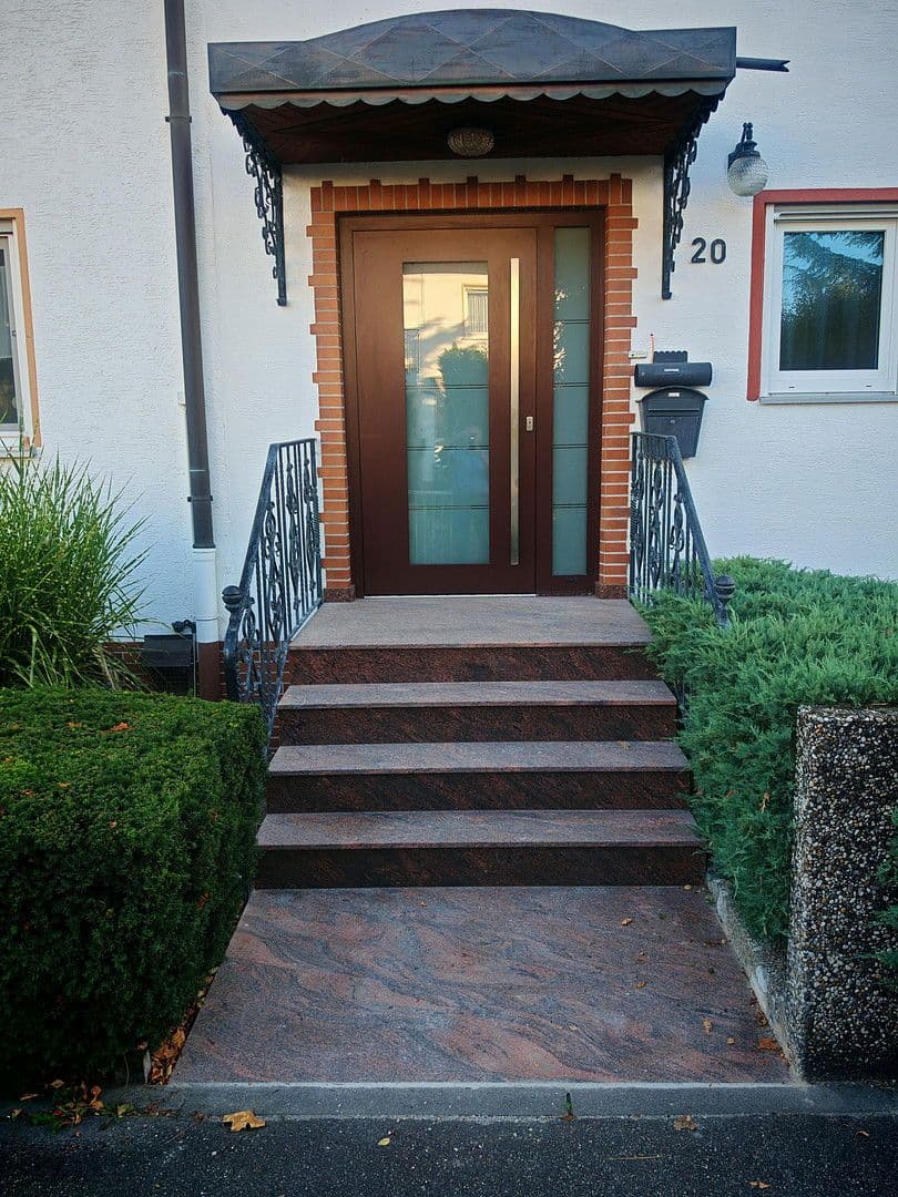 Predaj domu 230 m², pozemek 334 m², Frankenthal, Porýnie-Falcko Predaj domu 230 m², pozemek 334 m², Frankenthal, Porýnie-Falcko