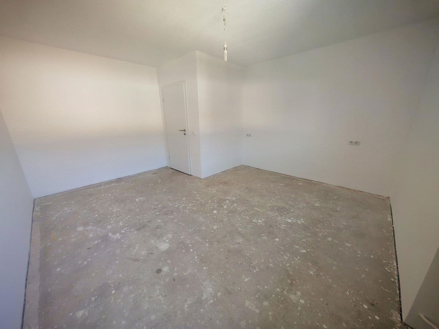 Predaj domu 230 m², pozemek 334 m², Frankenthal, Porýnie-Falcko Predaj domu 230 m², pozemek 334 m², Frankenthal, Porýnie-Falcko