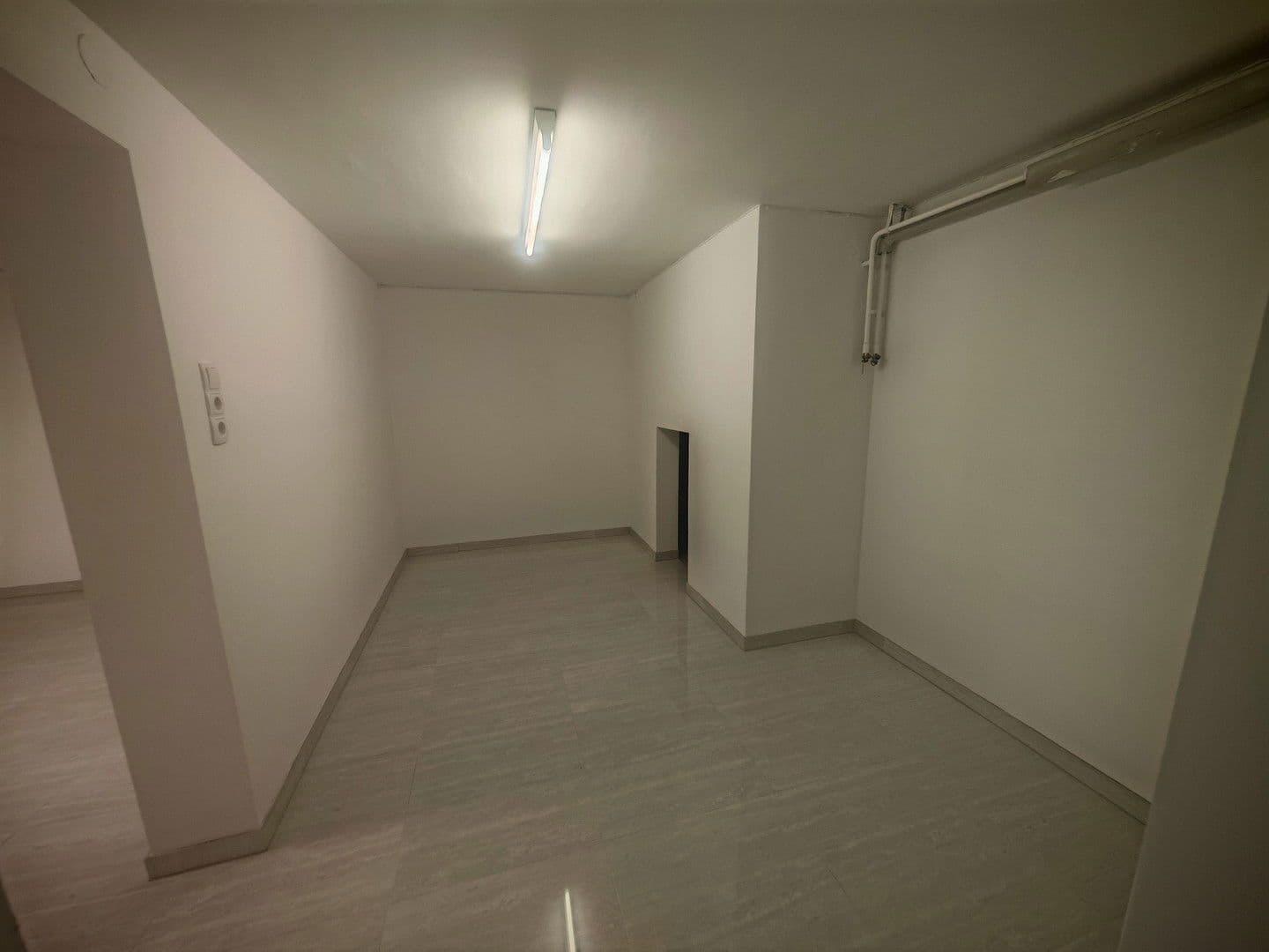 Predaj domu 230 m², pozemek 334 m², Frankenthal, Porýnie-Falcko Predaj domu 230 m², pozemek 334 m², Frankenthal, Porýnie-Falcko