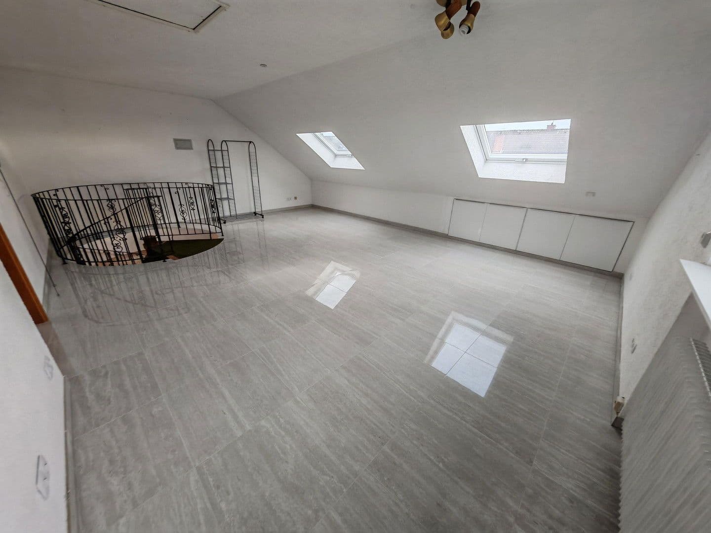 Predaj domu 230 m², pozemek 334 m², Frankenthal, Porýnie-Falcko Predaj domu 230 m², pozemek 334 m², Frankenthal, Porýnie-Falcko