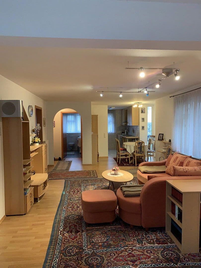 Prenájom bytu 3-izbový 87 m², Nürtingen, Bádensko-Wurttembersko Prenájom bytu 3-izbový 87 m², Nürtingen, Bádensko-Wurttembersko