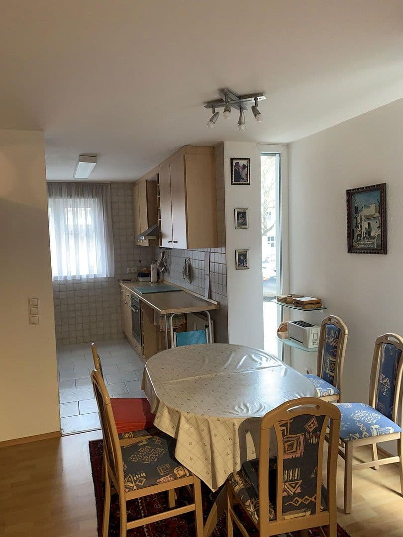 Prenájom bytu 3-izbový 87 m², Nürtingen, Bádensko-Wurttembersko Prenájom bytu 3-izbový 87 m², Nürtingen, Bádensko-Wurttembersko