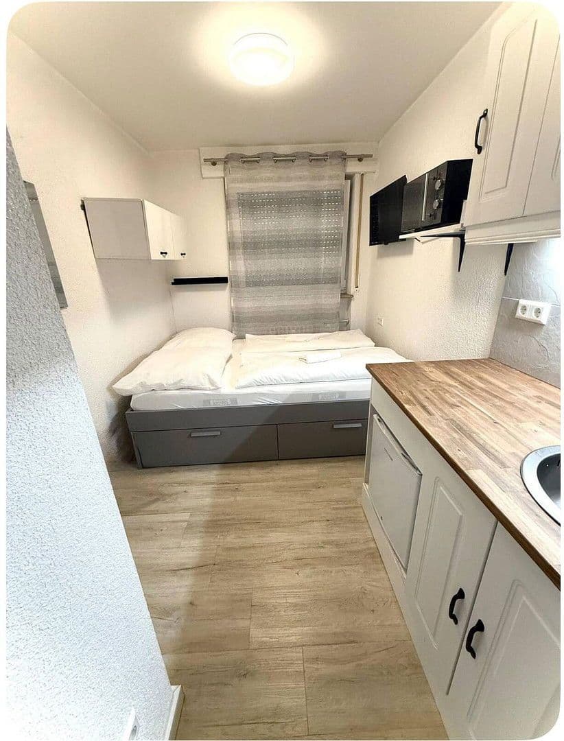 Prenájom bytu 1-izbový 12 m², Kriegerstraße. 12, Stuttgart, Bádensko-Wurttembersko Prenájom bytu 1-izbový 12 m², Kriegerstraße. 12, Stuttgart, Bádensko-Wurttembersko