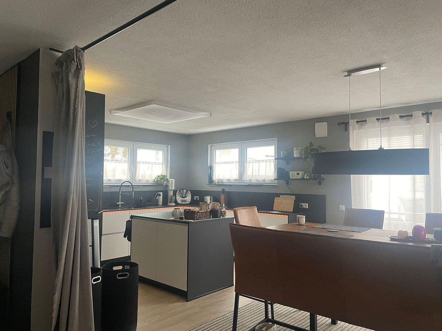 Prenájom domu 145 m², pozemek 250 m², Alte Gärtnerei 24/2, Amstetten, Bádensko-Wurttembersko Prenájom domu 145 m², pozemek 250 m², Alte Gärtnerei 24/2, Amstetten, Bádensko-Wurttembersko