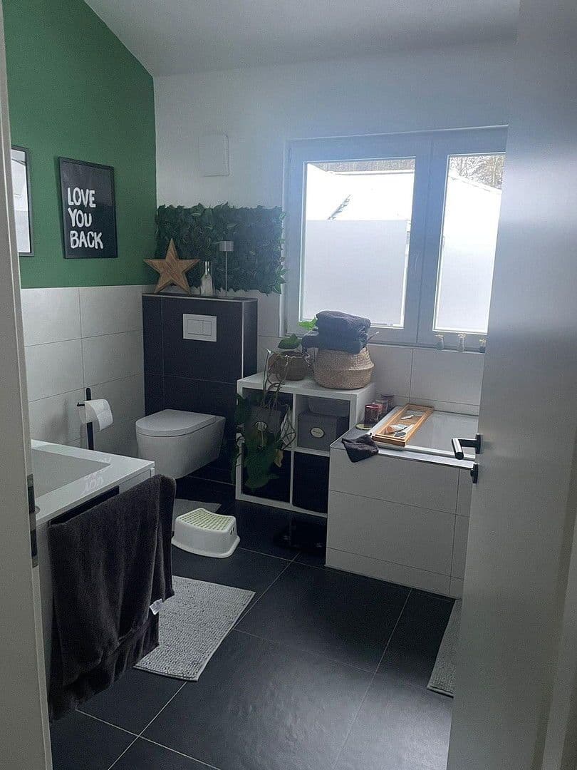 Prenájom domu 145 m², pozemek 250 m², Alte Gärtnerei 24/2, Amstetten, Bádensko-Wurttembersko Prenájom domu 145 m², pozemek 250 m², Alte Gärtnerei 24/2, Amstetten, Bádensko-Wurttembersko