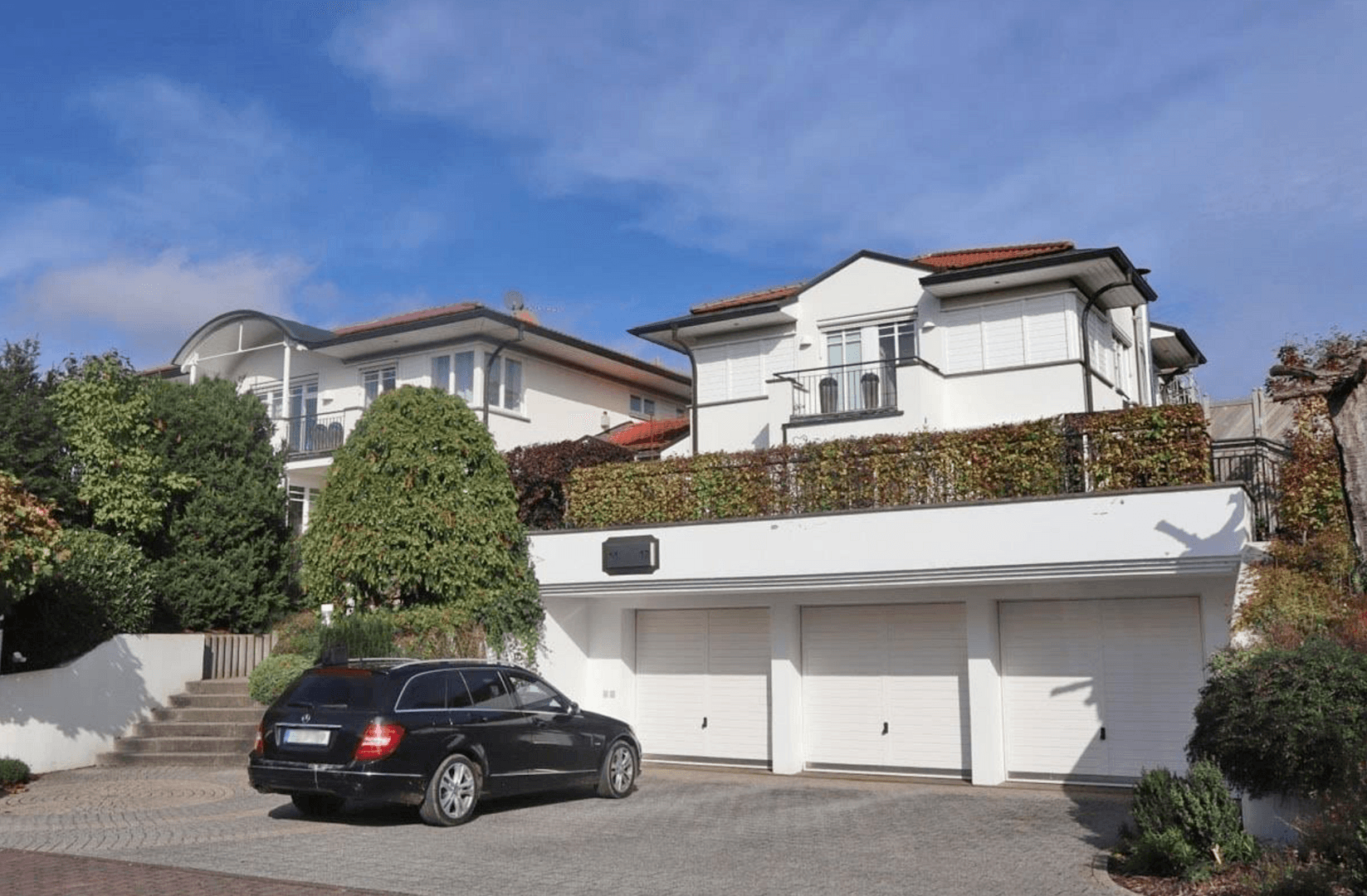 Predaj domu 350 m², pozemek 1.387 m², Flieden, Hesensko Predaj domu 350 m², pozemek 1.387 m², Flieden, Hesensko