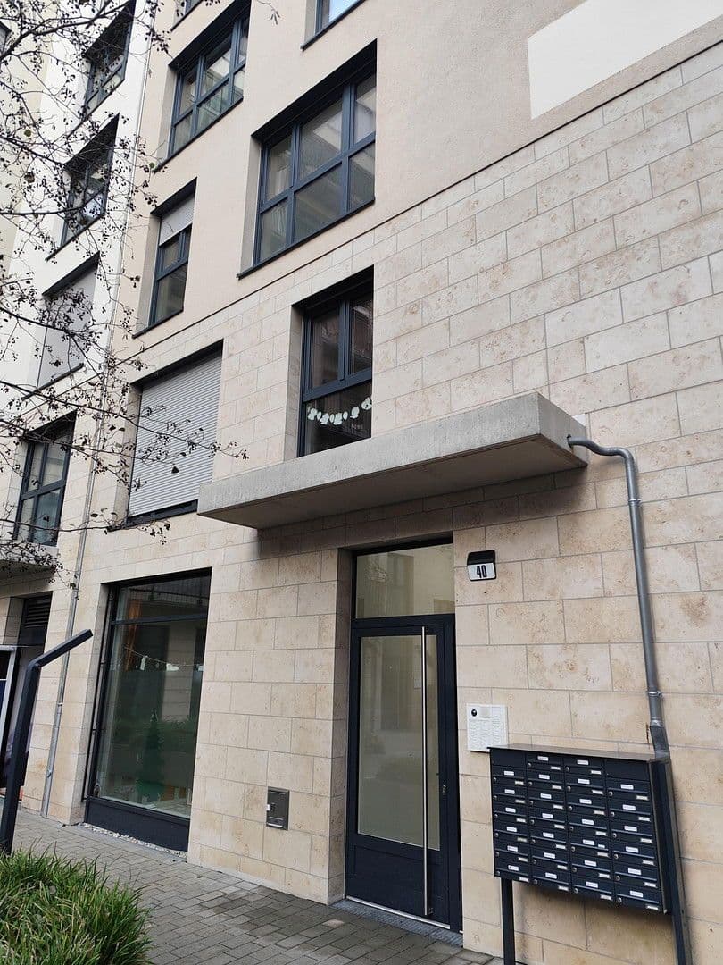 Prenájom bytu 1-izbový 35 m², Frankfurt (Main), Hesensko Prenájom bytu 1-izbový 35 m², Frankfurt (Main), Hesensko