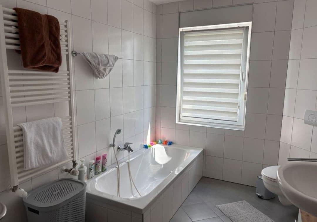 Prenájom bytu 4-izbový 103 m², Reichsdorfstraße 5, Sennfeld, Bavorsko Prenájom bytu 4-izbový 103 m², Reichsdorfstraße 5, Sennfeld, Bavorsko