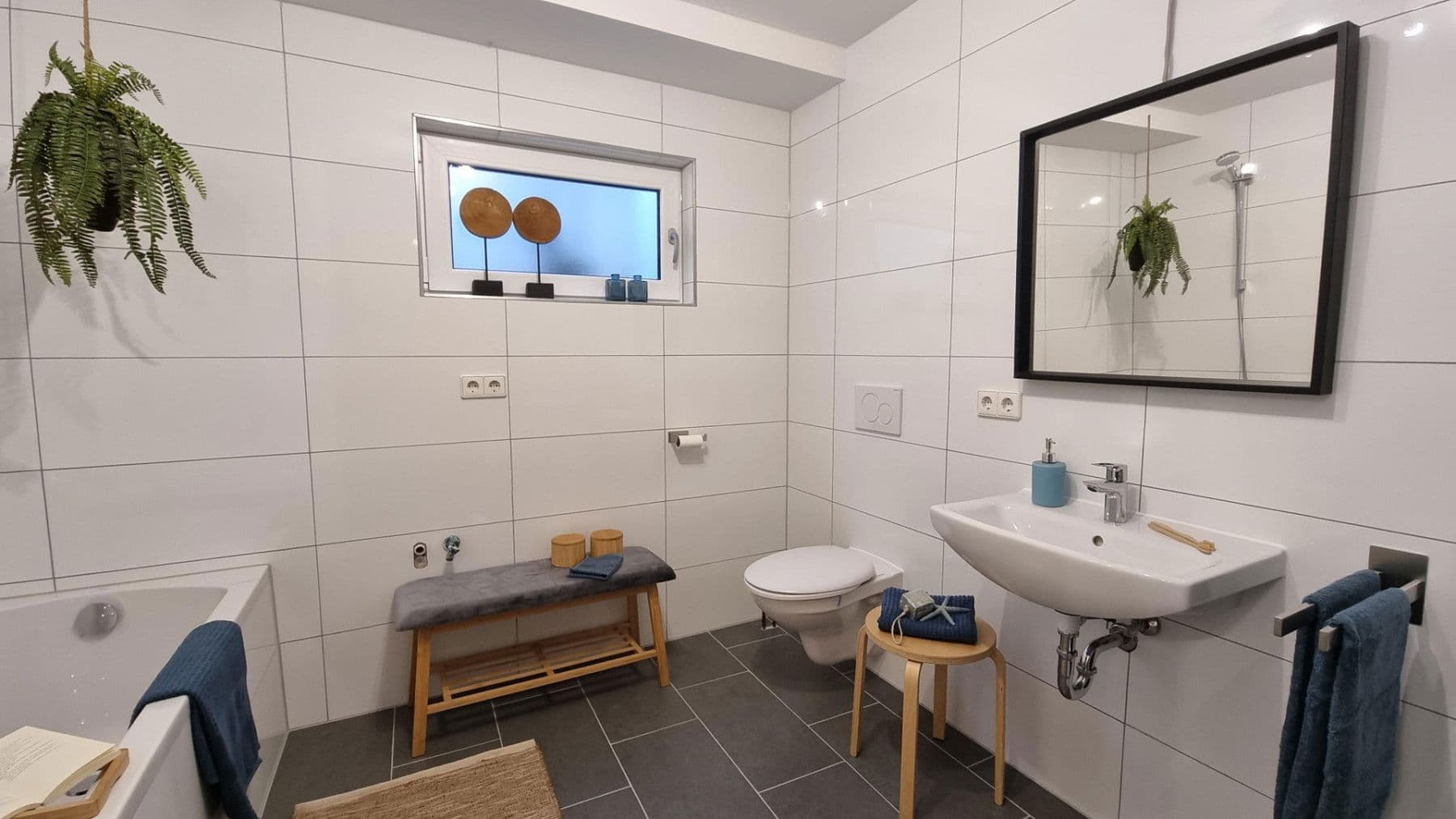 Predaj domu 207 m², pozemek 304 m², Ulmenweg 1/1, Mühlacker, Bádensko-Wurttembersko Predaj domu 207 m², pozemek 304 m², Ulmenweg 1/1, Mühlacker, Bádensko-Wurttembersko