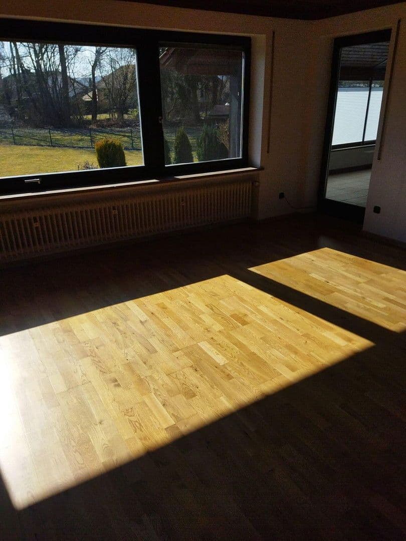 Predaj domu 200 m², pozemek 1.000 m², Loiching, Bavorsko Predaj domu 200 m², pozemek 1.000 m², Loiching, Bavorsko