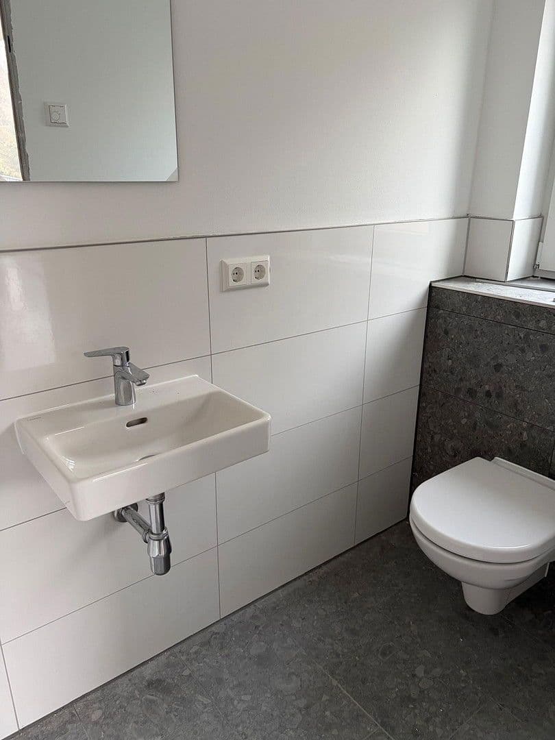 Prenájom bytu 4-izbový 110 m², Nürtingen, Bádensko-Wurttembersko Prenájom bytu 4-izbový 110 m², Nürtingen, Bádensko-Wurttembersko