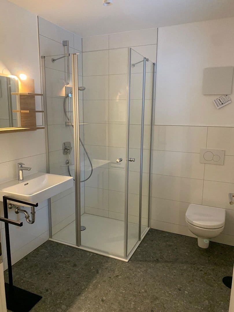 Prenájom bytu 4-izbový 110 m², Nürtingen, Bádensko-Wurttembersko Prenájom bytu 4-izbový 110 m², Nürtingen, Bádensko-Wurttembersko