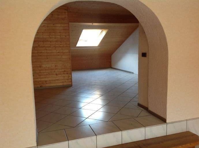 Prenájom domu 244 m², pozemek 400 m², Rehlingen-Siersburg, Sársko Prenájom domu 244 m², pozemek 400 m², Rehlingen-Siersburg, Sársko