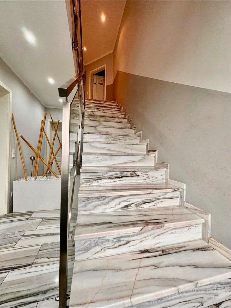 Predaj domu 170 m², pozemek 617 m², Erlangen, Bavorsko Predaj domu 170 m², pozemek 617 m², Erlangen, Bavorsko